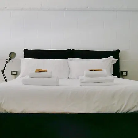 Urban Loft - Morimondo Lägenhet